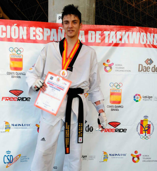 Daniel García medalla de bronce en Taekwondo