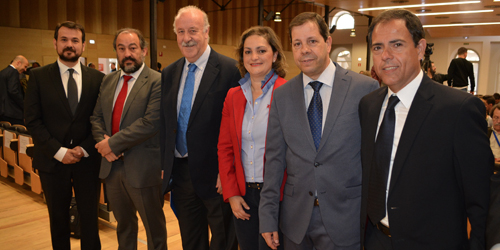 El seleccionador Vicente del Bosque, en el Campus Tecnológico de la Fábrica de Armas