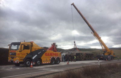 Un camión vuelca en la N-502 a la altura de Alcaudete de la Jara