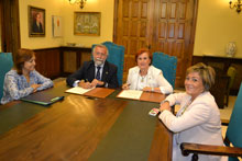 Convenio de colaboración entre el Consistorio de Talavera y la Asociación de Consumidores 'El Prado'