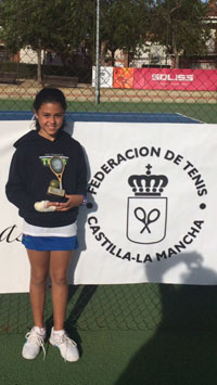 La talaverana Candela Orgaz se alza en Illescas con el título regional de tenis