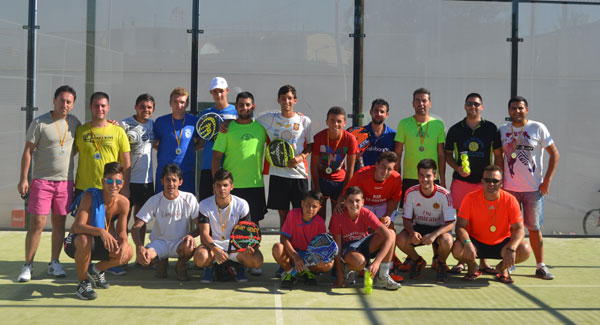 Jornada deportiva y de convivencia para clausurar la Liga Local de Pádel de Gamonal