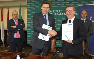 Caja Rural Castilla-La Mancha facilita la adquisición de desfibriladores en los Institutos de Educación Secundaria de la región