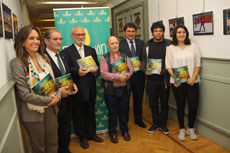 La Fundación Caja Rural CLM y la Biblioteca regional presentan el libro-CD recopilatorio “Pasión por leer, pasión por crear 2013-2014”