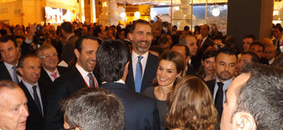 El Príncipe Felipe y la Princesa Letizia en su visita a Fitur. (Foto: J.F.)