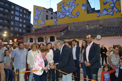 Corte de cinta institucional en la Plaza de San Miguel.