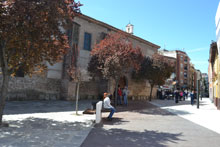 Un defecto en el pavimento de la Plaza de San Andrés obligará a reparar unos remates