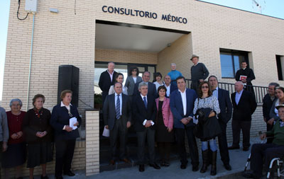 Leandro Esteban inaugura el nuevo consultorio médico de Cervera de los Montes