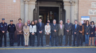 Autoridades y sociedad talaverana rinden homenaje a las víctimas del accidente aéreo en Francia