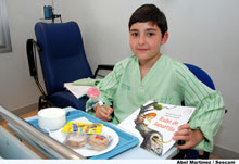 Los niños ingresados en Hospital de Talavera de la Reina celebran el día Internacional del Libro