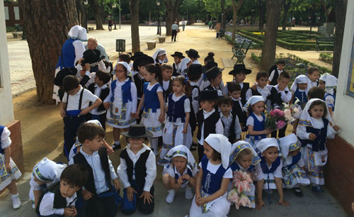 Alumnos del Adalid Meneses se convierten en peregrinos para visitar a la Virgen del Prado y a San Isidro