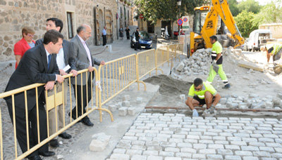 Se inicia la mejora del pavimento y la red de abastecimiento en el entorno de la Plaza del Conde