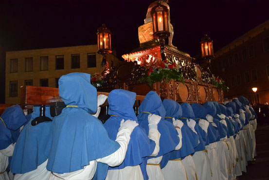 Multitudinario Santo Entierro para cerrar el Viernes Santo