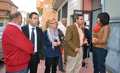 El PSOE visita Patrocinio y lo define como uno de los barrios "más abandonados" por Lago y con mayor tasa de paro 