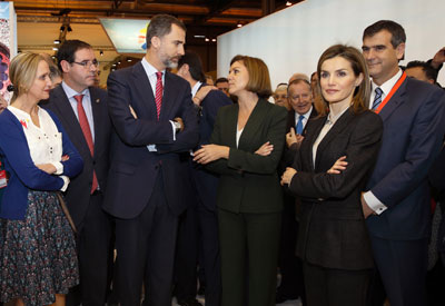 Los Reyes de España visitan el stand de Castilla-La Mancha en FITUR