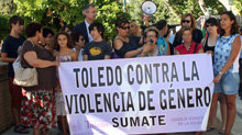 El Consejo de la Mujer se concentra para condenar la violencia de género en Toledo