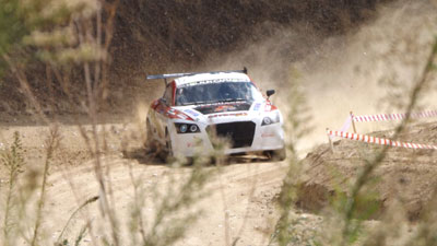 Imagen de la carrera del piloto Victor Álvarez antes del abandono.