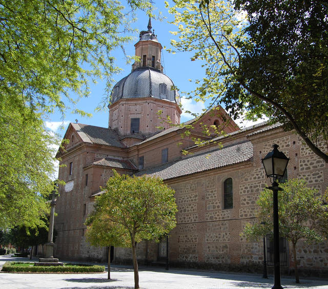 La Basílica, fuera del cerramiento del Prado