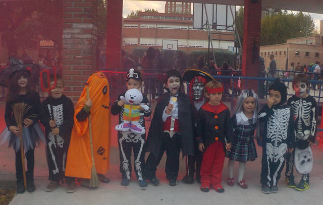 Halloween solidario con la Asociación 'Aurelio de León' del 'José Bárcena'