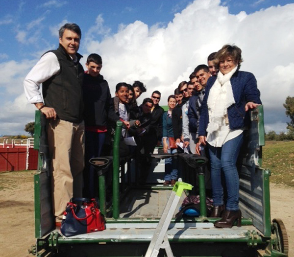 Visita del 'San Isidro' para conocer el toro de lidia