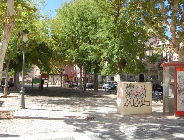 Lavado de cara en la Plaza de Aravaca, eje de San Miguel y El Salvador