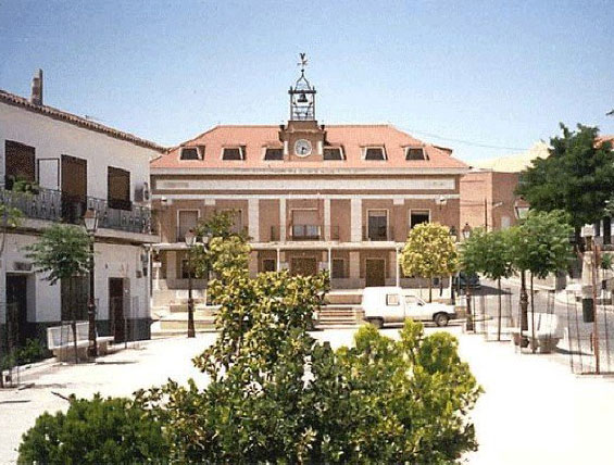 Tres Guardias Civiles resultan heridos en Recas