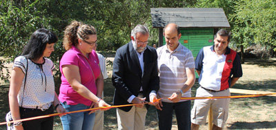 Jaime Ramos acompaña al alcalde de Los Navalucillos en la inauguración del nuevo Aparcamiento para Autocaravanas