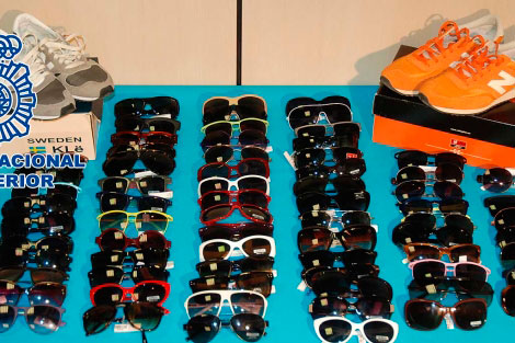 Roba cuatro gafas de más de 1.000 euros