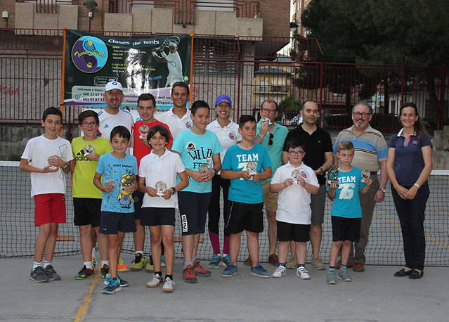 Tennischool cierra la temporada en el Rafael Morales