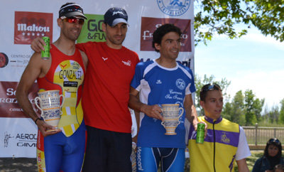 Luis Miguel Sánchez vence en el V Triatlón Ciudad de la Cerámica