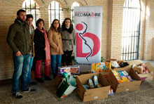 La Cofradía “Nuestro Padre Jesús atado a la columna y Santo Sepulcro” entrega productos infantiles a Red Madre Talavera