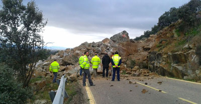 Las rocas desprendidas sobre la CM-4132 dejan esta impactante imagen