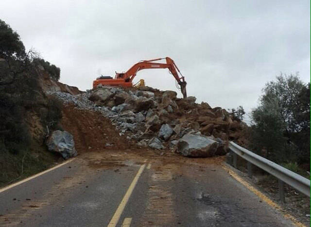 Las rocas desprendidas sobre la CM-4132 dejan esta impactante imagen