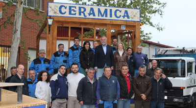 Las carrozas del Gran Cortejo de Mondas ultiman detalles para la fiesta del sábado