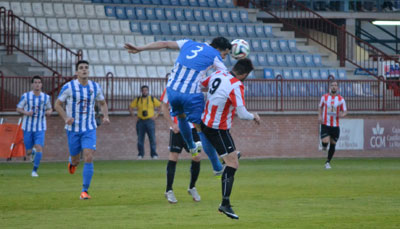 El Talavera suda para doblegar al Ibañés y se afianza en el liderato