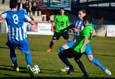 Agónico triunfo de un Talavera más líder ante el Puertollano