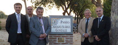 Homenaje de Talavera la Nueva a Adolfo Suárez, que da nombre a un Paseo