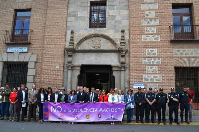 Talavera guarda un minuto de silencio por las dos mujeres víctimas de violencia de género en mayo