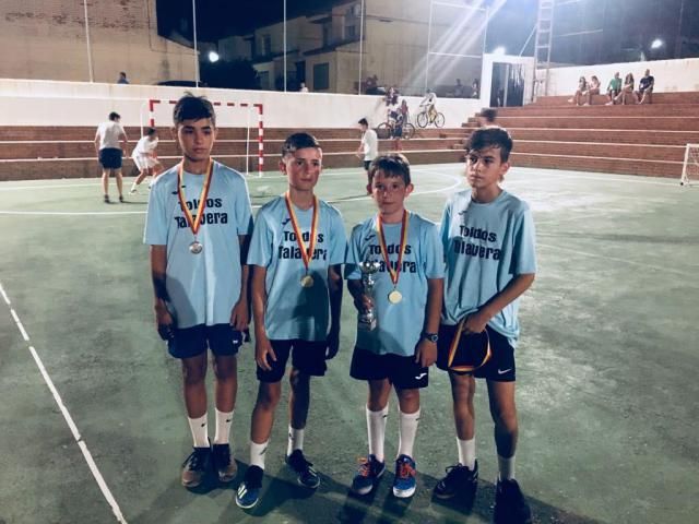 'Toldos Talavera', campeón en el Torneo de Fútbol Sala 3x3 de Montesclaros