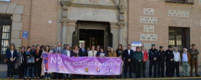 Talavera guarda un minuto de silencio por las cinco mujeres víctimas de violencia de género en octubre