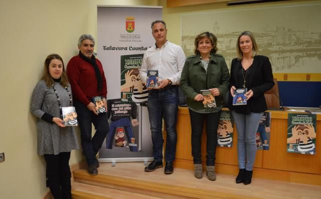 La concejala de Educación, María Victoria González Vilches, en la presentación e Talavera Cuenta