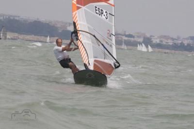 Brillante sexto puesto del talaverano Alfonso Tertre en el Campeonato de España de Fórmula Windsurfing