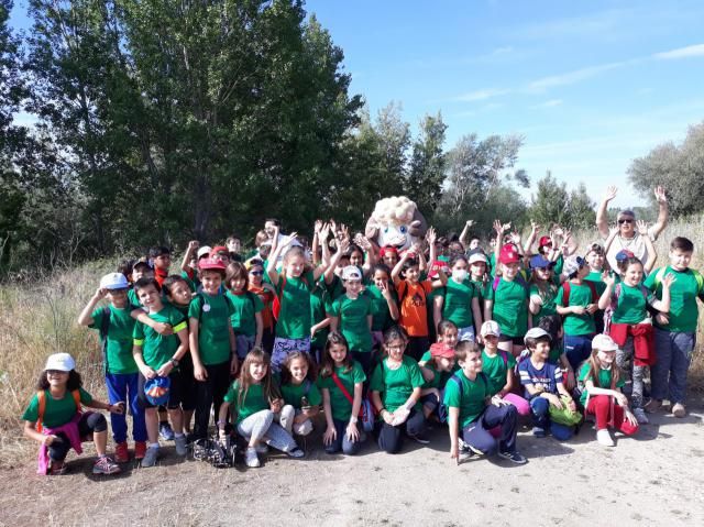 Los Alfares promueve la limpieza del paraje natural de Cabañuelas para celebrar el Día del Medio Ambiente