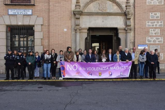 El Ayuntamiento recuerda con un minuto de silencio a la talaverana María Blázquez