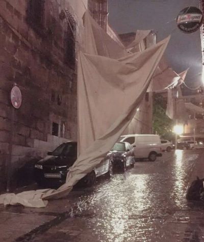 Una fuerte tormenta destroza varios toldos del Corpus de Toledo