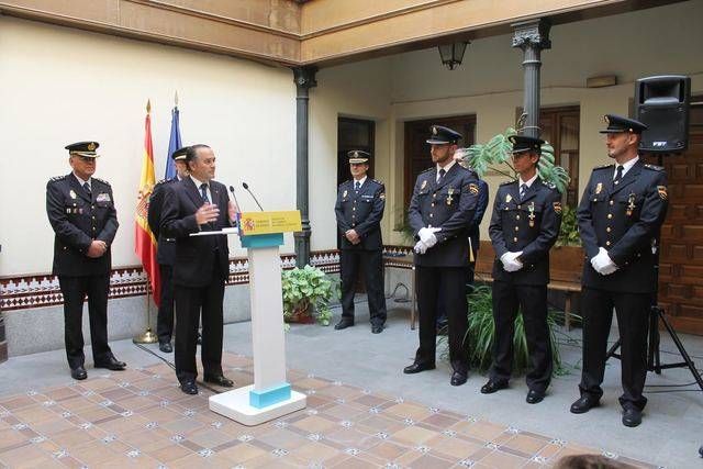 Gregorio, a tres policías de Toledo desplazados a Cataluña: 'Nos habéis llenado de admiración a todos los españoles'