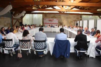 Abengózar será la portavoz y Mora el presidente del Grupo Parlamentario Socialista en las Cortes