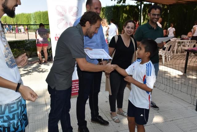 Entrega de diplomas a 25 niños y niñas de la Escuela de Ciudadanía