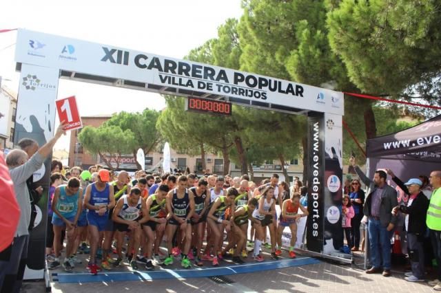 Unos 1.600 atletas participaron en la XII Carrera Popular 'Villa de Torrijos'