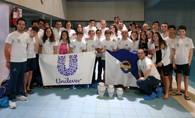 Colección de medallas para el CN Aqüis en el Campeonato Provincial de Natación